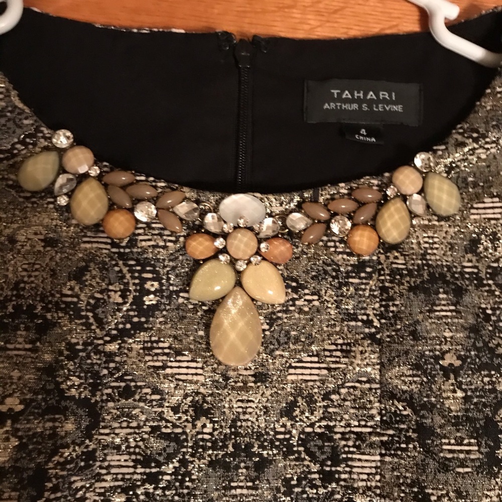 Dress - Picture 2 of 9